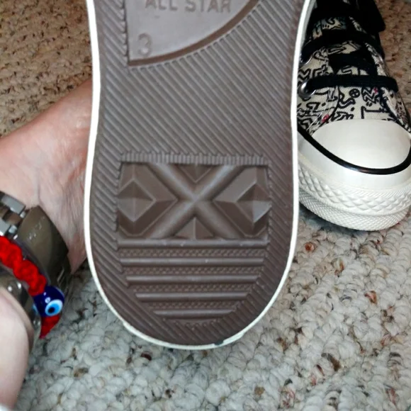 Converse Keith Haring 2021 Unisex Dancing Figures Black, Red/White Chuck Taylors - Picture 10 of 11